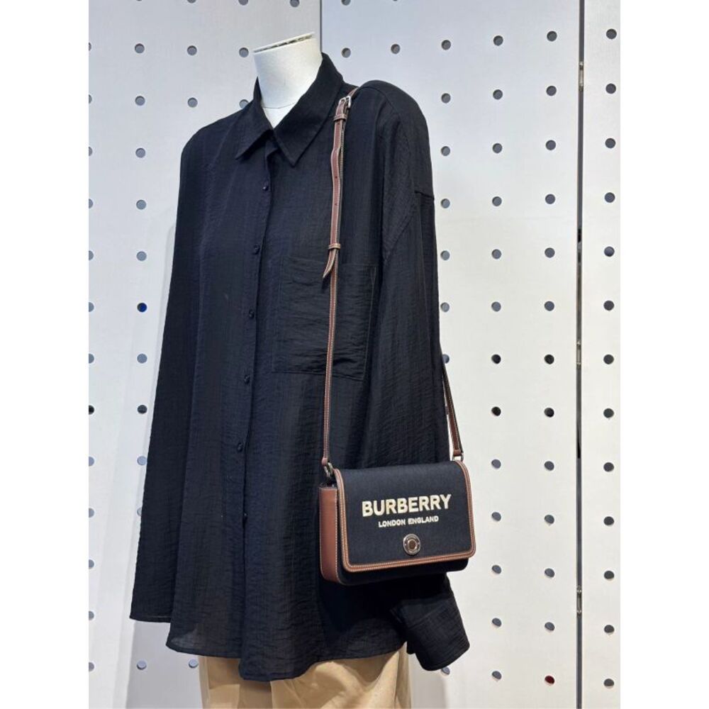 Burberry Women Pre-Loved Bag Very Good Condition